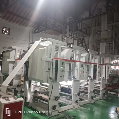 पेंच का व्यास 55 मिमी 2 या 65 मिमी 2 मिमी फिल्म एक्सट्रूडर मशीन कुल शक्ति 11-21kw एक्सट्रूज़न क्षमता प्लास्टिक फिल्म एक्सट्रूज़न के लिए 100 से 500 किलोग्राम प्रति घंटे