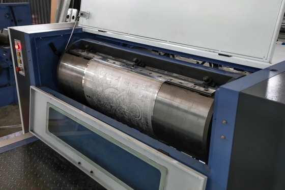 माइक्रो एम्बॉस मशीन 220V 380V 440V 415V स्वचालित धातु एम्बॉसिंग मशीन