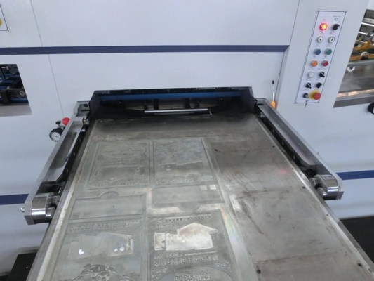 वाणिज्यिक स्वचालित एम्बॉसिंग मशीन 1050x750mm 5500s / H-7000s / H
