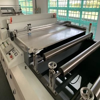 220V स्वचालित पेपर रोल टू शीट कटिंग मशीन