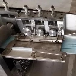 220V स्वचालित पेपर बैग बनाने की मशीन 380V, 2000W स्वचालित मास्क बनाने की मशीन