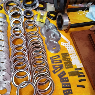 रोटरी डाई कटिंग मेटल स्लीटिंग राउंड ब्लेड्स इंडस्ट्रियल कॉपर एल्युमिनियम फॉयल