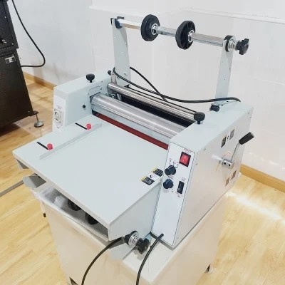 OPP 900mm Slitting Rewinder Machine 5m / Min Nonweaving Film Laminating
