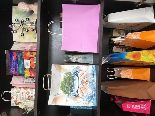 लक्जरी मुद्रित हैंडल वैक्स पेपर बैग आभूषण पैकेजिंग ग्रीसप्रूफ